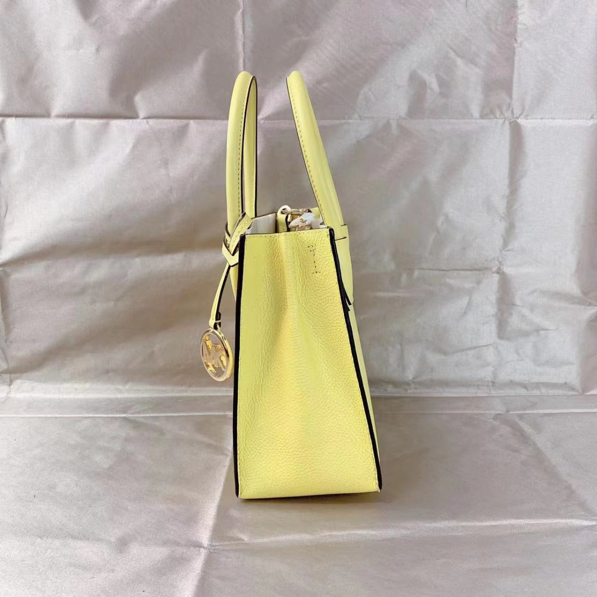 MICHAEL KORS 35S1GM9M2L MERCER MEDIUM PEBBLED LEATHER CROSSBODY BAG IN SUNSHINE MICHAEL KORS 35S1GM9M2L MERCER MEDIUM PEBBLED LEATHER CROSSBODY BAG IN SUNSHINE